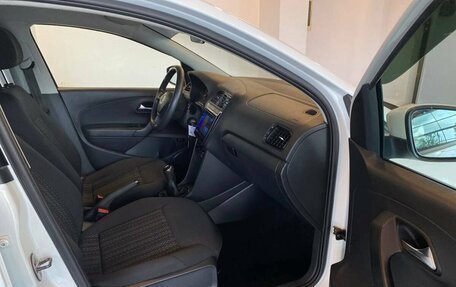 Volkswagen Polo VI (EU Market), 2015 год, 1 150 000 рублей, 29 фотография