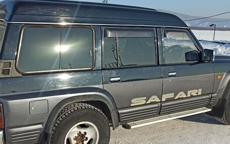 Nissan Safari IV, 1994 год, 2 200 000 рублей, 3 фотография