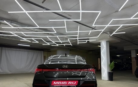 Hyundai Elantra, 2023 год, 2 100 000 рублей, 14 фотография