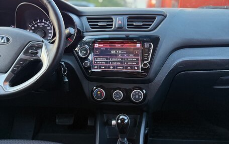 KIA Rio III рестайлинг, 2016 год, 1 100 000 рублей, 25 фотография