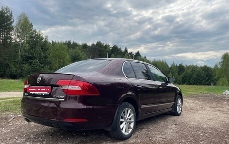 Skoda Superb III рестайлинг, 2014 год, 950 000 рублей, 3 фотография