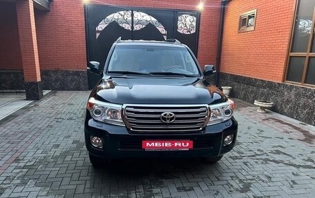 Toyota Land Cruiser 200, 2014 год, 4 300 000 рублей, 3 фотография