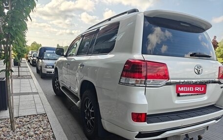 Toyota Land Cruiser 200, 2016 год, 6 000 000 рублей, 4 фотография