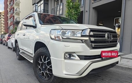 Toyota Land Cruiser 200, 2016 год, 6 000 000 рублей, 2 фотография