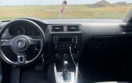 Volkswagen Jetta VI, 2013 год, 975 000 рублей, 9 фотография