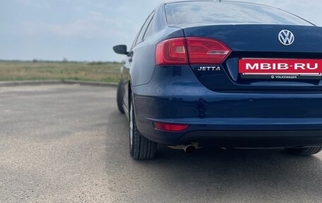 Volkswagen Jetta VI, 2013 год, 975 000 рублей, 4 фотография