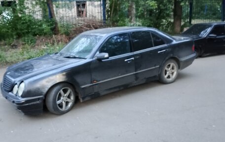 Mercedes-Benz E-Класс, 2000 год, 385 000 рублей, 2 фотография