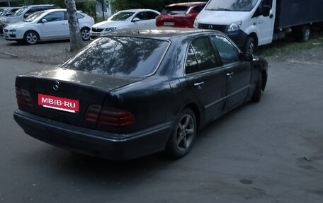 Mercedes-Benz E-Класс, 2000 год, 385 000 рублей, 3 фотография