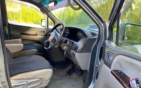 Nissan Elgrand I, 2000 год, 730 000 рублей, 3 фотография