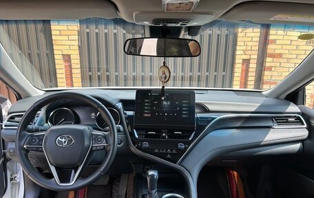 Toyota Camry, 2021 год, 3 250 000 рублей, 9 фотография
