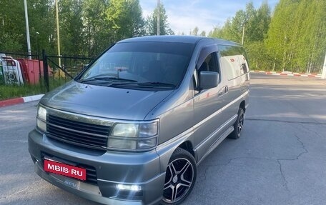 Nissan Elgrand I, 2000 год, 730 000 рублей, 18 фотография
