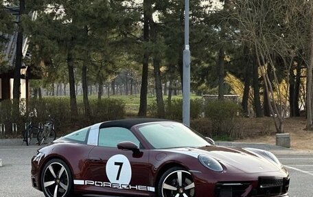Porsche 911, 2021 год, 30 000 000 рублей, 3 фотография