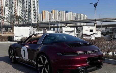 Porsche 911, 2021 год, 30 000 000 рублей, 11 фотография