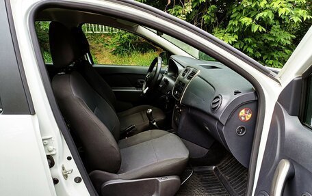 Renault Logan II, 2019 год, 950 000 рублей, 8 фотография