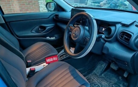 Toyota Yaris Cross, 2020 год, 1 800 000 рублей, 5 фотография