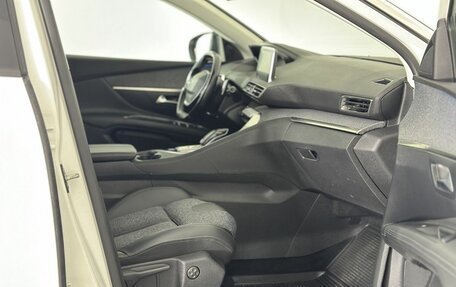 Peugeot 3008 II, 2019 год, 1 990 000 рублей, 14 фотография