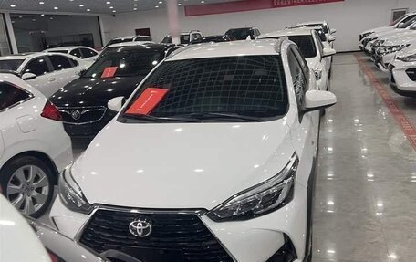 Toyota Yaris, 2021 год, 1 195 000 рублей, 3 фотография