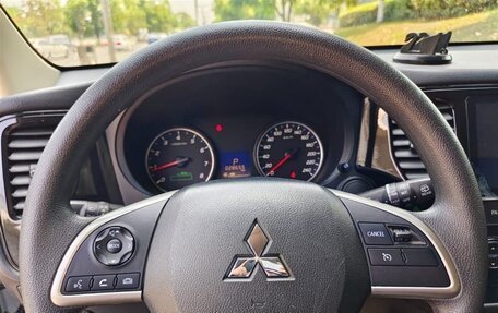 Mitsubishi Outlander III рестайлинг 3, 2022 год, 2 900 275 рублей, 11 фотография