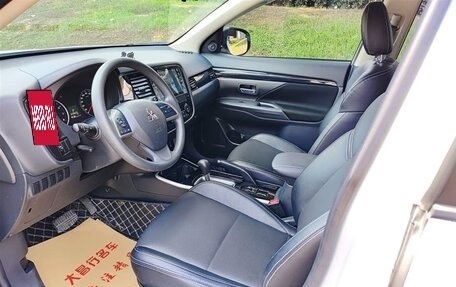 Mitsubishi Outlander III рестайлинг 3, 2022 год, 2 900 275 рублей, 8 фотография