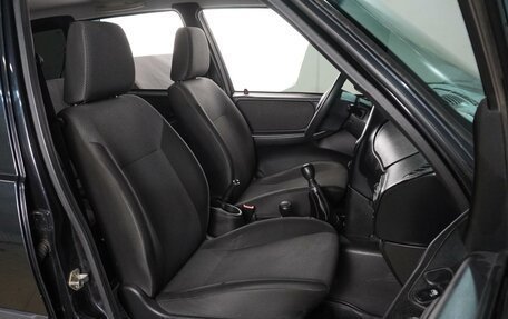 Chevrolet Niva I рестайлинг, 2018 год, 819 000 рублей, 8 фотография