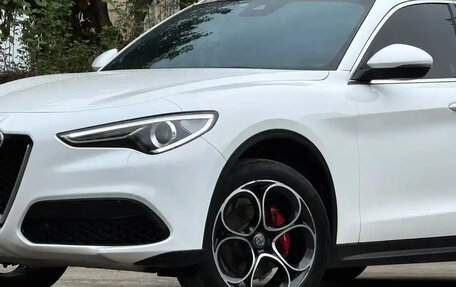 Alfa Romeo Stelvio, 2021 год, 3 000 111 рублей, 2 фотография