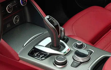Alfa Romeo Stelvio, 2021 год, 3 000 111 рублей, 10 фотография
