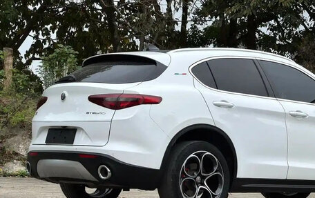 Alfa Romeo Stelvio, 2021 год, 3 000 111 рублей, 16 фотография