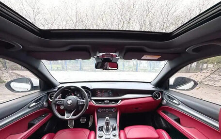 Alfa Romeo Stelvio, 2021 год, 3 000 111 рублей, 13 фотография