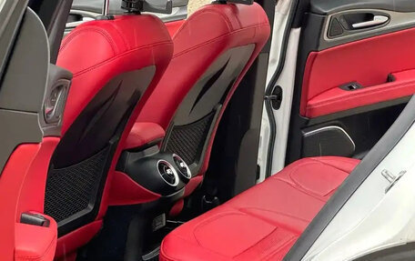 Alfa Romeo Stelvio, 2021 год, 3 000 111 рублей, 14 фотография