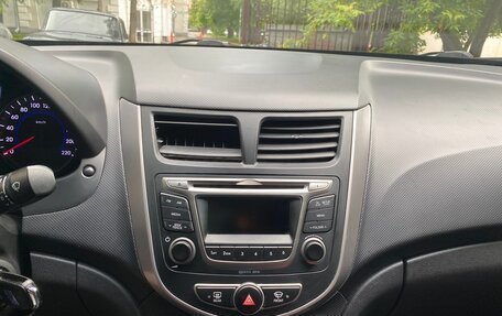 Hyundai Solaris II рестайлинг, 2014 год, 730 000 рублей, 2 фотография