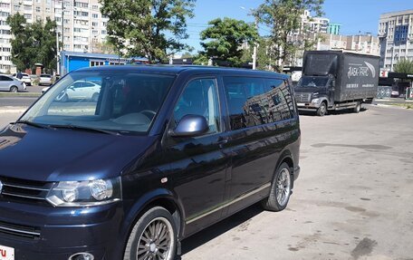 Volkswagen Multivan T5, 2011 год, 2 650 000 рублей, 2 фотография