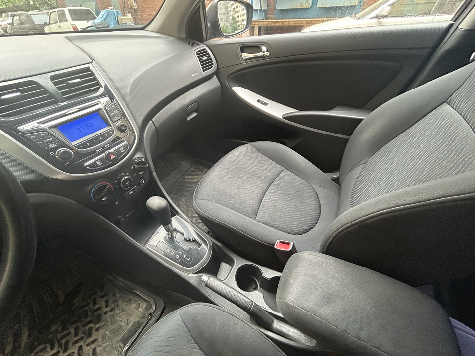 Hyundai Solaris I, 2012 год, 950 000 рублей, 20 фотография