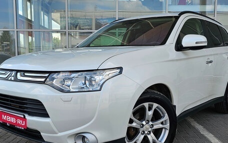 Mitsubishi Outlander III рестайлинг 3, 2013 год, 1 380 000 рублей, 1 фотография