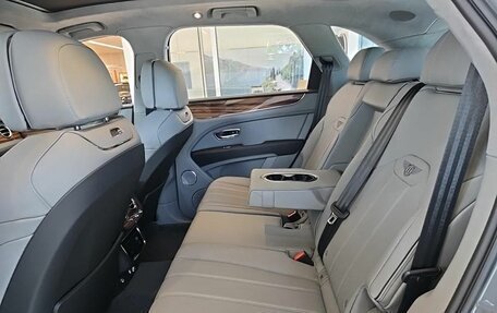 Bentley Bentayga I, 2025 год, 27 900 000 рублей, 3 фотография