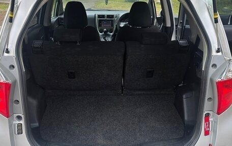 Toyota Ractis II, 2011 год, 850 000 рублей, 2 фотография