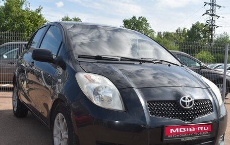 Toyota Yaris III рестайлинг, 2007 год, 490 000 рублей, 2 фотография