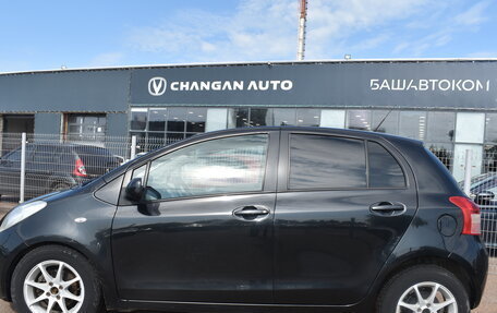 Toyota Yaris III рестайлинг, 2007 год, 490 000 рублей, 8 фотография