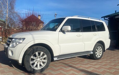 Mitsubishi Pajero IV, 2010 год, 1 750 000 рублей, 2 фотография