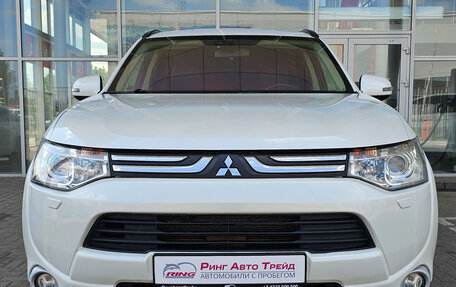 Mitsubishi Outlander III рестайлинг 3, 2013 год, 1 380 000 рублей, 3 фотография