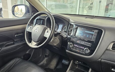 Mitsubishi Outlander III рестайлинг 3, 2013 год, 1 380 000 рублей, 5 фотография