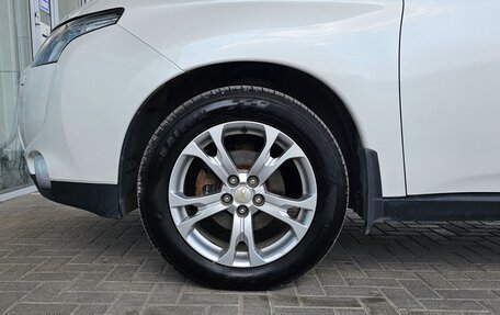 Mitsubishi Outlander III рестайлинг 3, 2013 год, 1 380 000 рублей, 11 фотография