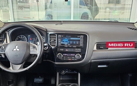 Mitsubishi Outlander III рестайлинг 3, 2013 год, 1 380 000 рублей, 7 фотография