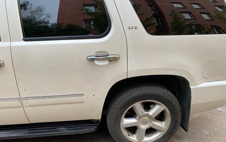 Chevrolet Tahoe III, 2012 год, 1 650 000 рублей, 2 фотография