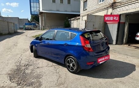 Hyundai Solaris II рестайлинг, 2013 год, 850 000 рублей, 3 фотография