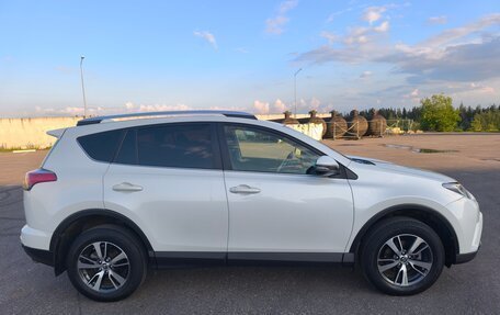 Toyota RAV4, 2015 год, 2 650 000 рублей, 3 фотография