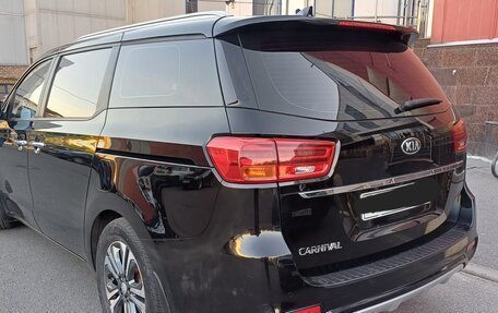KIA Carnival III, 2019 год, 2 720 000 рублей, 6 фотография
