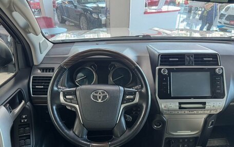 Toyota Land Cruiser Prado 150 рестайлинг 2, 2017 год, 4 650 000 рублей, 17 фотография