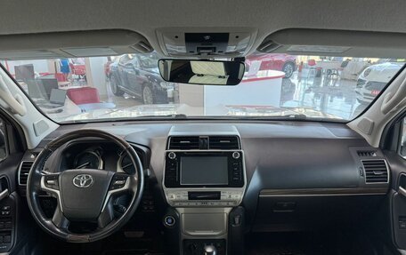 Toyota Land Cruiser Prado 150 рестайлинг 2, 2017 год, 4 650 000 рублей, 16 фотография