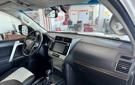 Toyota Land Cruiser Prado 150 рестайлинг 2, 2017 год, 4 650 000 рублей, 15 фотография