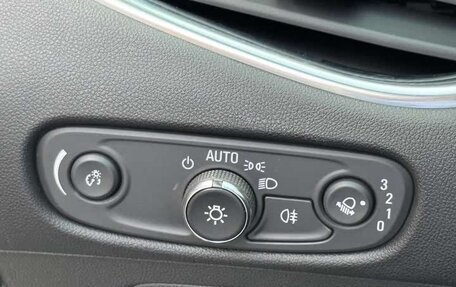 Chevrolet Malibu IX, 2022 год, 2 100 000 рублей, 9 фотография
